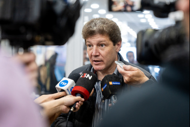 Melella convocó a "frenar a Milei" y advirtió que la elección define "la defensa del país"