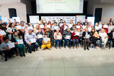 Gobierno entregó certificados a 111 egresados del programa "Yo, sí puedo" y "Primaria Intensiva"