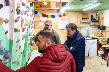 Melella visitó la sede del Club Andino Río Grande