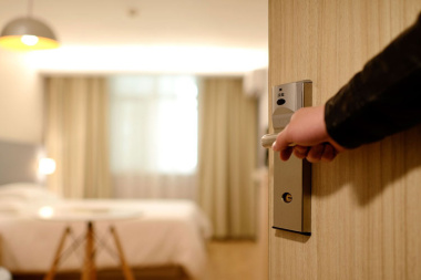 Se pierden 10 empleos diarios en el sector de hotelería y buscan alternativas de contratación