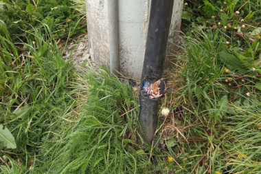 En Río Grande, un joven Intentó robar cables de alta tensión con un hacha y terminó detenido