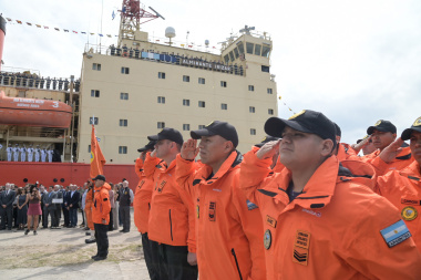 El rompehielos “Almirante Irízar” zarpó para iniciar la campaña antártica de verano 2025/2026