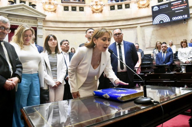 Acusan a la senadora Cristina López de intentar ocupar por la fuerza un despacho del Congreso