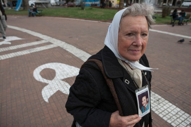 Inauguran en Río Grande un mural en homenaje a la Madre de Plaza de Mayo Nora Cortiñas