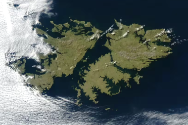 Autorizaron una explotación petrolera en Malvinas y Tierra del Fuego reclamó a Milei que intervenga