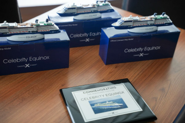 Pasó por Ushuaia el crucero 'Celebrity Equinox' con más de 3 mil pasajeros