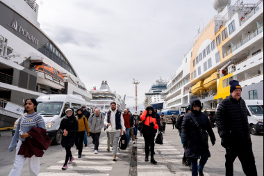 El puerto de Ushuaia espera un intenso movimiento de cruceros en los próximos tres días