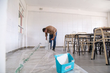 Avanzan trabajos de mantenimiento y reparaciones en escuelas públicas durante el verano