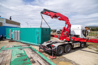 Arribó a la usina de Tolhuin el equipo generador que funcionará de respaldo