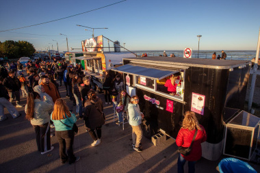 El patio gastronómico en el 'Parque de los 100 Años' continuará durante marzo en Río Grande