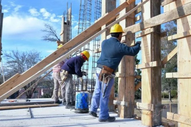 Advierten dificultades en la construcción: 120.000 puestos de trabajo menos y una caída del 25% de la actividad