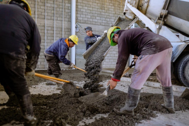 Comenzó el hormigonado en el nuevo gimnasio del colegio ‘Soberanía Nacional’ en Río Grande