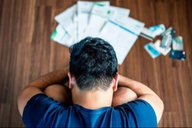 Bancos refuerzan las restricciones de acceso ante el récord de mora en préstamos a familias