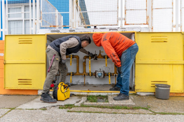 Este miércoles culminan trabajos de readecuación de la instalación de gas en la Escuela 8 de Río Grande