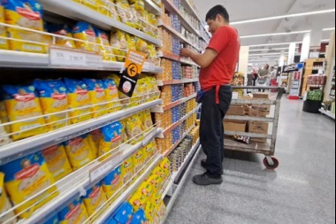 Por el aumento en naftas, supermercados y mayoristas reciben listas de precios con subas de hasta 12%