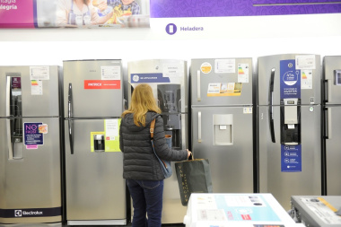 Mientras el consumo no repunta, la morosidad y el contrabando complican más a las empresas