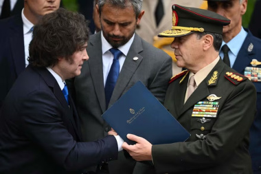 Piden que el ministro de Defensa se rectifique por dichos sobre el hundimiento del ARA General Belgrano