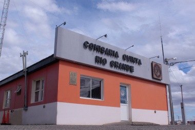 Rápida intervención policial salvó a una bebé de 10 meses en Río Grande