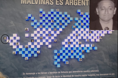 Polémica: incluyeron a "Jeringa" Barrionuevo en un mural de Malvinas en el aeropuerto de Ushuaia