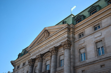 Dos denuncias penales por los créditos del Banco Nación complican al Gobierno nacional