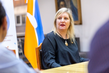 Di Giglio aclaró que no se harán recortes salariales y ni de derechos a los trabajadores de la Salud