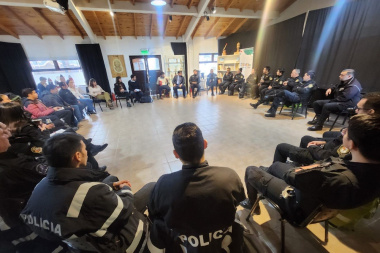 Brindaron capacitación a policías de Tolhuin para mejorar la respuesta ante casos de violencia doméstica