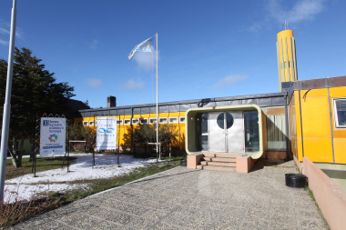 La UNTDF y CONICET fortalecen la cooperación científica con la firma de un nuevo convenio