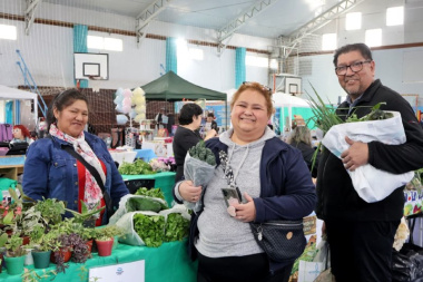 Fuerte convocatoria en la primera edición del año de “El Mercado en tu Barrio” en Río Grande