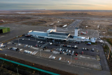 Después de tres meses de obras, llegó el primer vuelo al aeropuerto de Río Grande