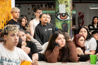 Amenazas en escuelas: ya son 11 los establecimientos afectados y Educación refuerza medidas de prevención