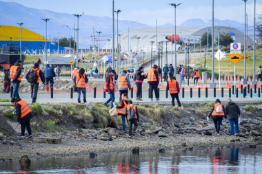 Recolectaron más de 20 mil colillas de cigarrillos en la reserva natural urbana Bahía Encerrada