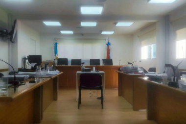 Piden 20 años de prisión para un hombre acusado de abusar de su hijastra en Tolhuin