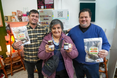 Snacks de pescado para mascotas y té de ruibarbo y limón, dos proyectos que avanzan en Río Grande