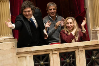 Milei en el Congreso: aplausos, cruces con la prensa y el apoyo incondicional a Manuel Adorni