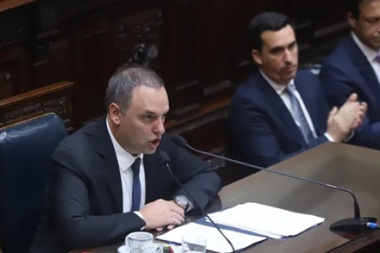 Un Manuel Adorni guionado expuso en Diputados: show de Milei en la previa y pocas explicaciones
