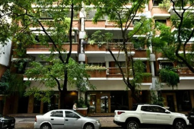 Detectan nuevos gastos millonarios de Manuel Adorni en muebles para su departamento en Caballito