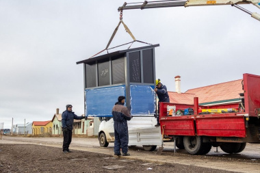 En Río Grande, el Municipio continúa instalando nuevas garitas de colectivo en la Margen Sur