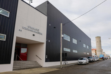 Gobierno inauguró el nuevo gimnasio del Colegio ‘Soberanía Nacional’ en Río Grande