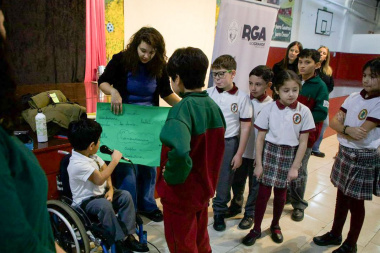 Más de 300 estudiantes participaron de talleres para prevenir el bullying en escuelas de Río Grande