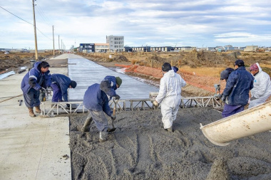 En Río Grande, el Municipio avanza con el hormigonado de la calle Punta Popper