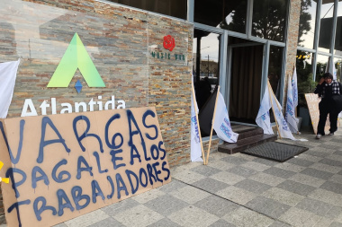 UTHGRA volvió a manifestarse en el hotel Atlántida por salarios adeudados