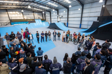 Jóvenes y referentes deportivos destacaron las obras realizadas en el Parque de Deportes Urbanos