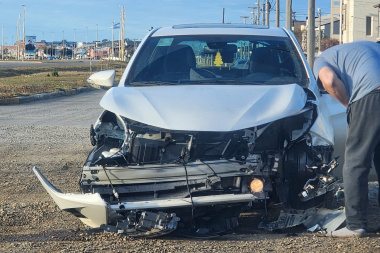 Alcoholemia positiva tras un choque en el acceso al barrio Las Barrancas de Río Grande
