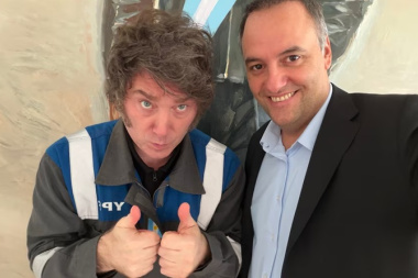El Gobierno frenó la caída de su imagen, pero el 71% de la gente opina que Adorni debería renunciar