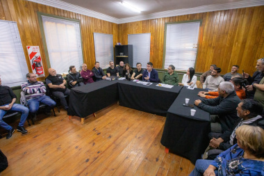 Martín Perez y vecinos analizan proyectos para descomprimir el tránsito en el puente Mosconi