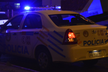 Detuvieron a un joven acusado de golpear en la cabeza con un palo a su hijastro de 7 años