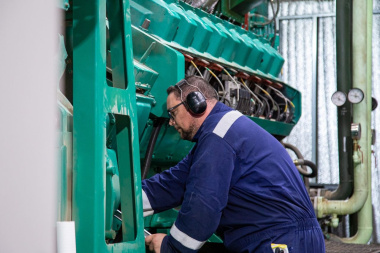 Trabajan para normalizar el servicio eléctrico tras una falla en un generador de Tolhuin
