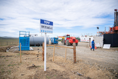 Sosa admitió 'excesos' en la estructura de YPF, pero pidió preservar los puestos de trabajo