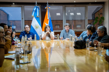 Melella encabezó una primera mesa de trabajo con vecinos de Ushuaia por el subsidio al GLP