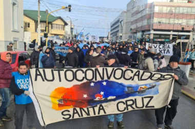 Conflicto salarial con la Policía en Santa Cruz: protestas, acampe y refuerzo de fuerzas federales de Nación